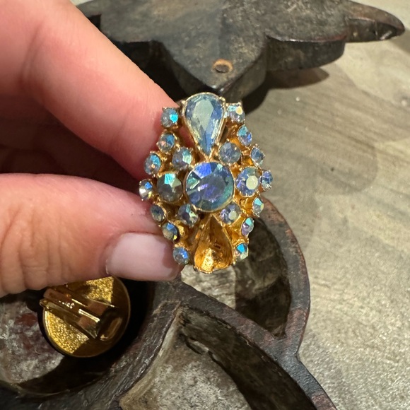 Vintage gold tone Aurora Borealis adjustable size ring - Picture 9 of 15